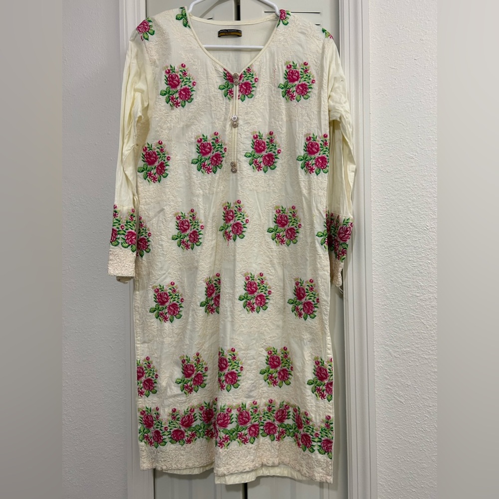 Brand New Pakistani Embroidered Kurti - Picture 1 of 4